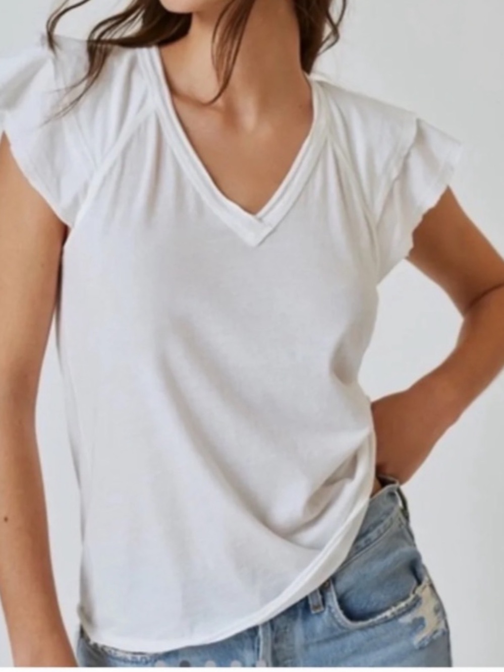 Maeve by Anthropology Catie V neck tee shirt. White size Small